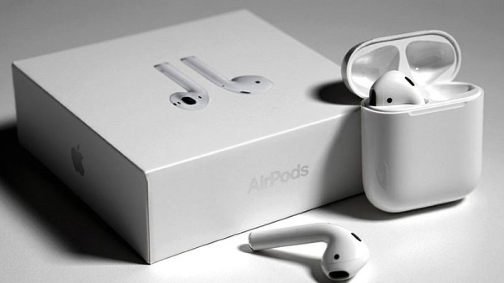 Беспроводные наушники apple спб. Apple AIRPODS 2. Наушники айрподс 2. Наушники эпл аирподс 2. Наушники беспроводные Apple AIRPODS 1.