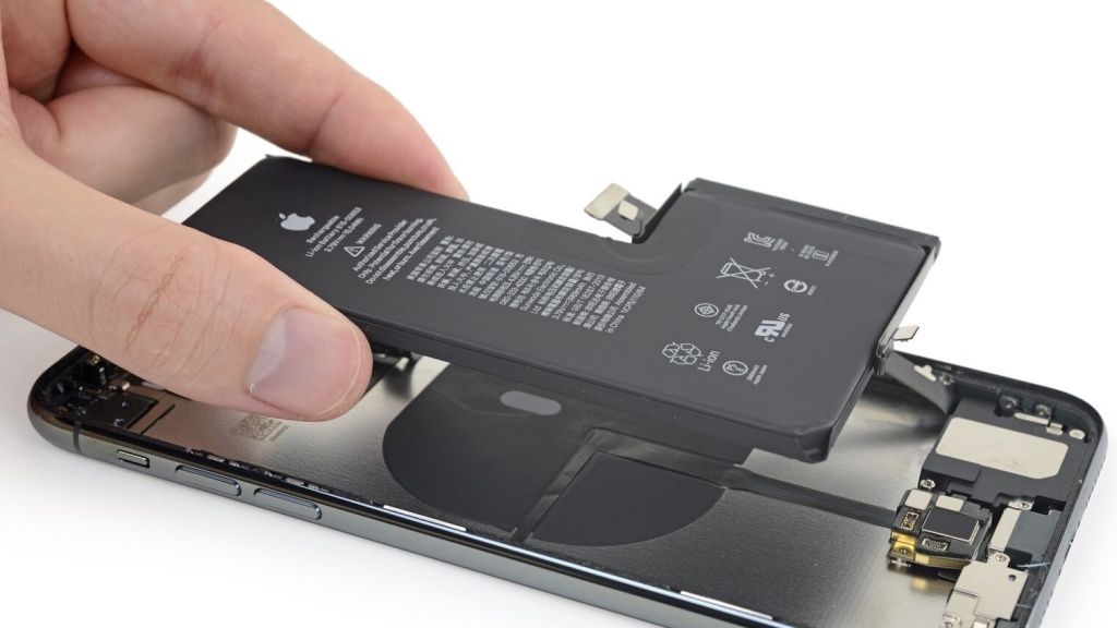 How-did-Apple-fit-the-record-iPhone-11-Pro-Max-battery-The-thicc-and-3D-thin.jpg