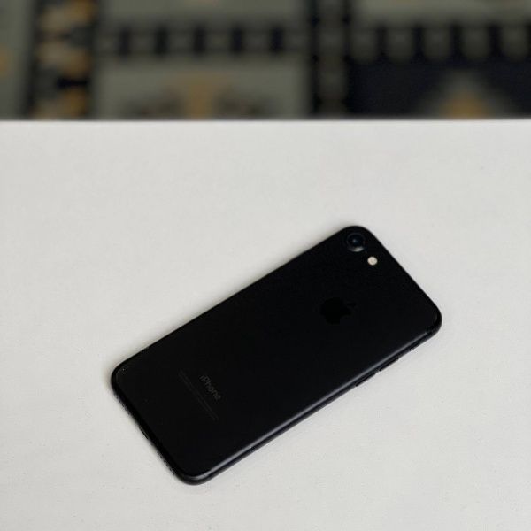 Apple iPhone 7 128 ГБ, черный